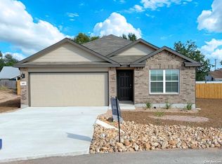 142 Double L Dr, Comfort, TX 78013