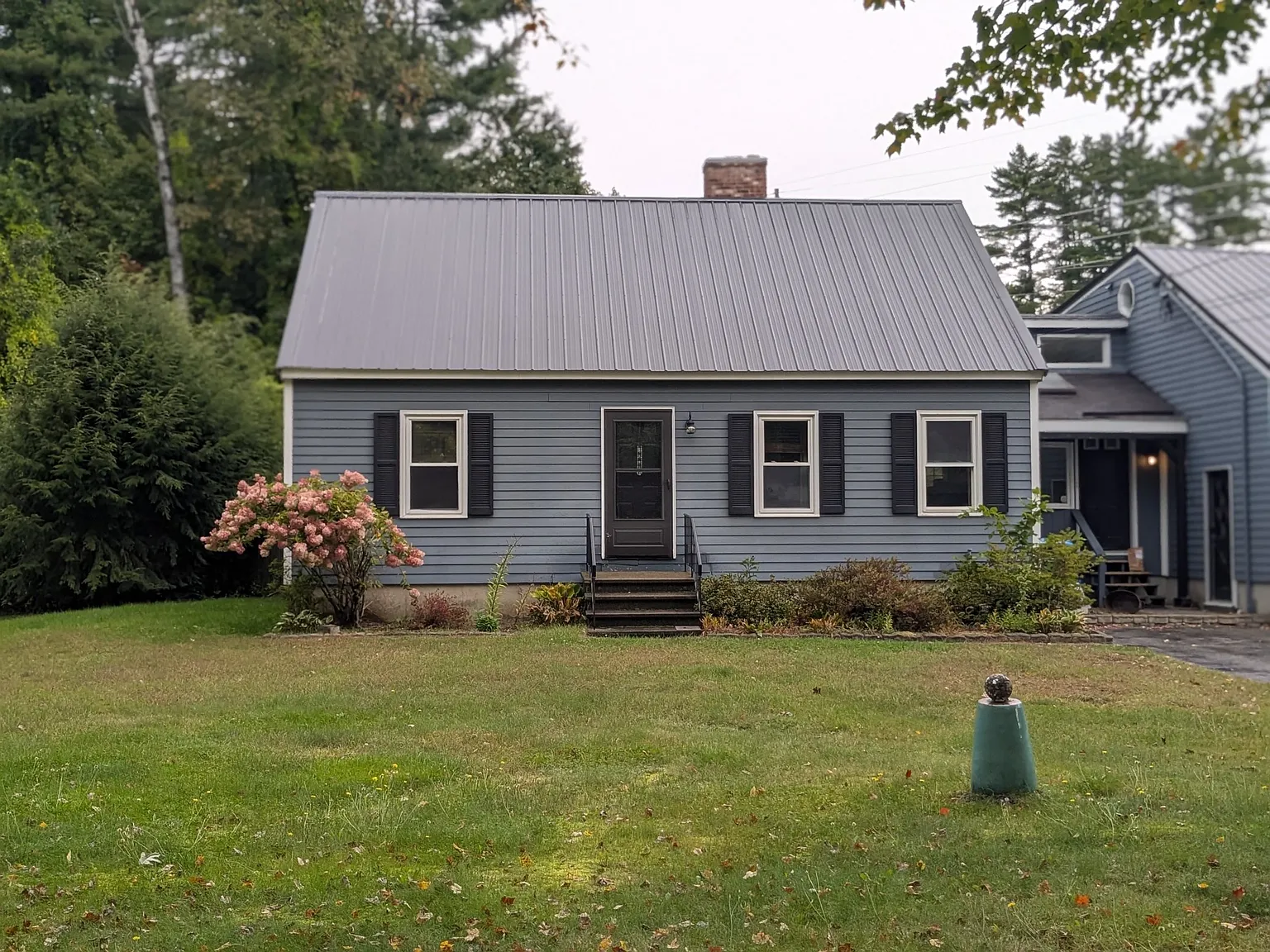 4 bed, 2.0 bath, 3220 sqft, $3,000 — Photo 2