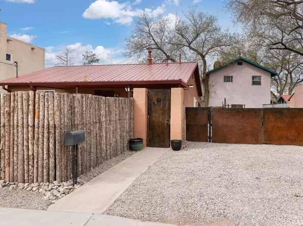 511 Keleher Ave NW, Albuquerque, NM 87102