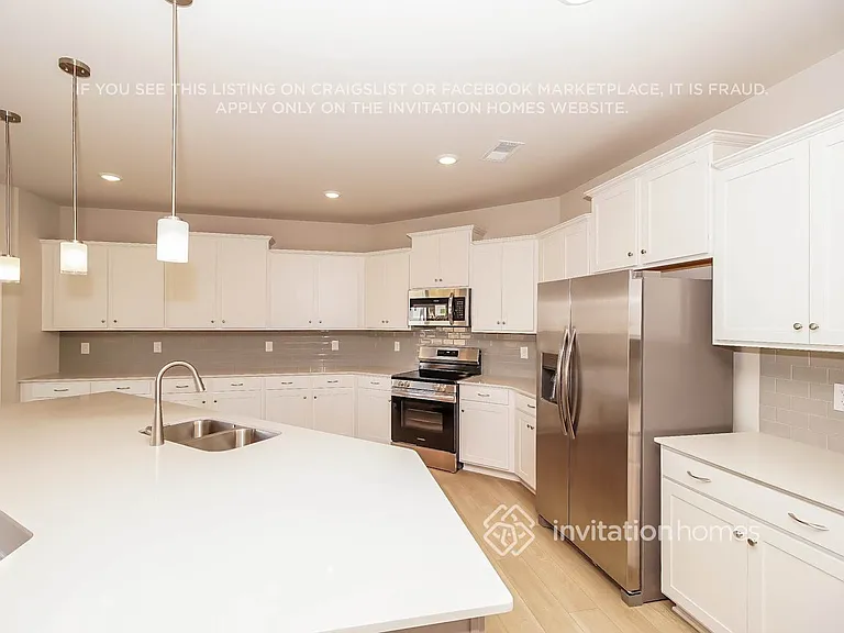 2046 Morning Gold Dr — Photo 10