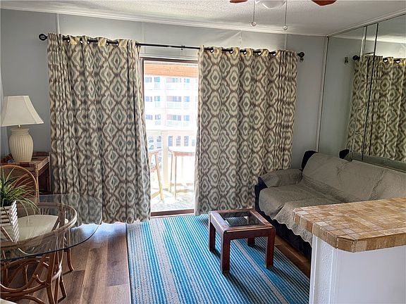 4th image of 3938 Surfside Blvd
