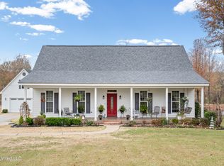 3165 Grand Oaks Dr, Hernando, MS 38632