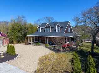 121 Tellette St, Oak Bluffs, MA 02557