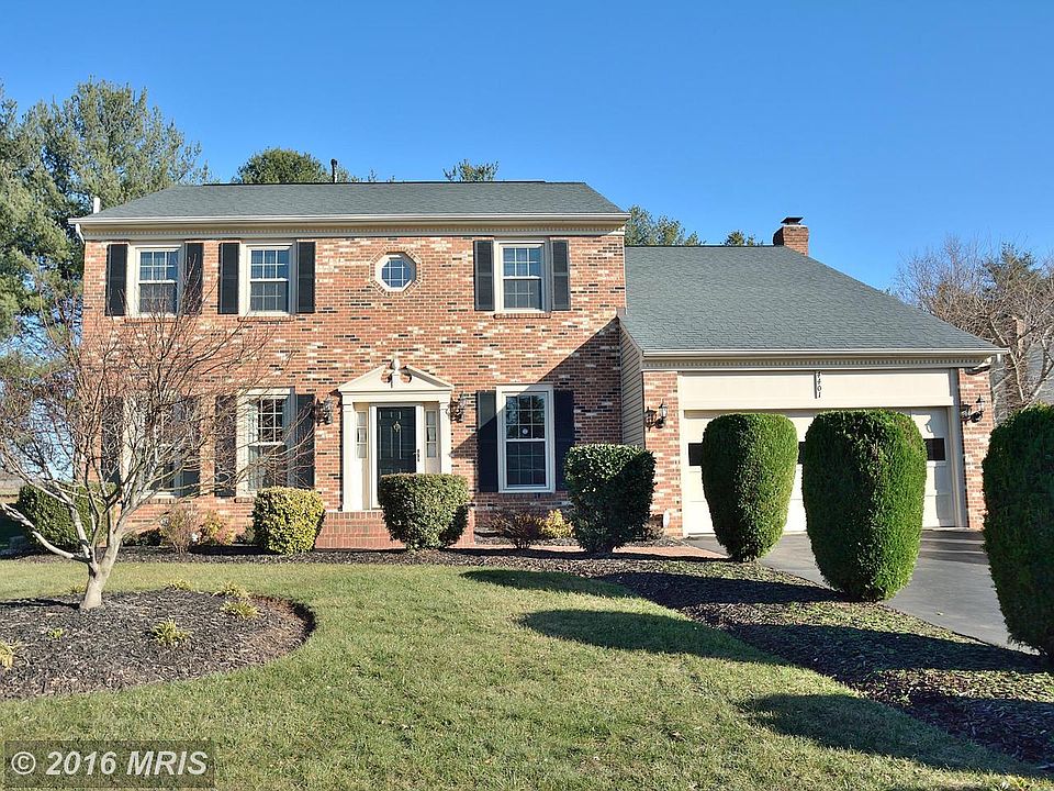 1st image of 4401 Fallen Oak Dr