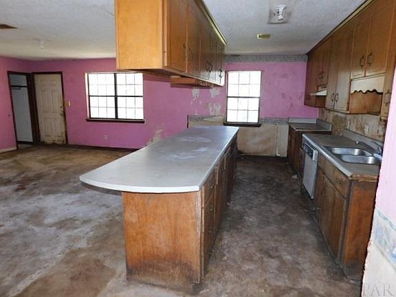 5th image of 5512 Okaloosa St