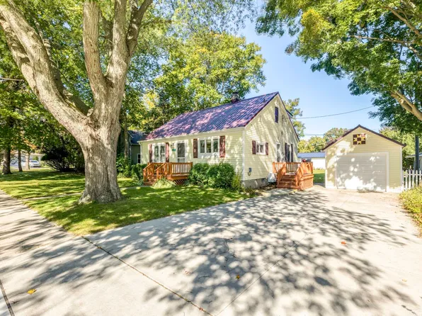 7161 Lake St, Lexington, MI 48450
