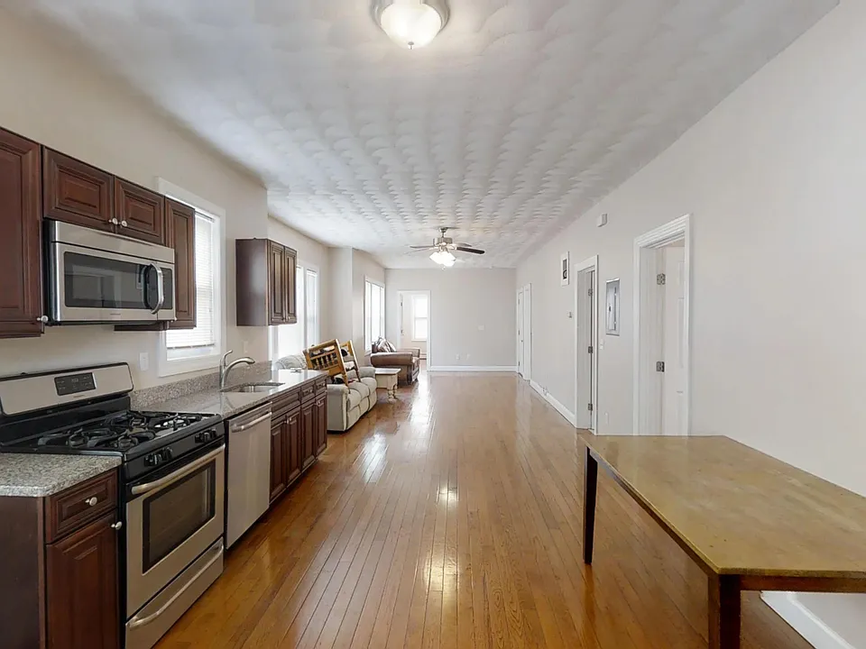 72 Pembroke Ave #2