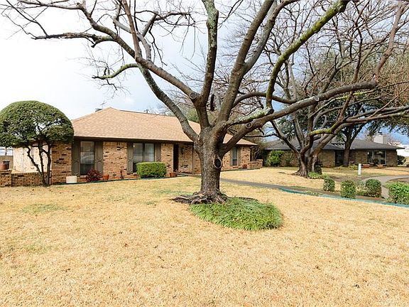 3rd image of 2205 Kirby Dr