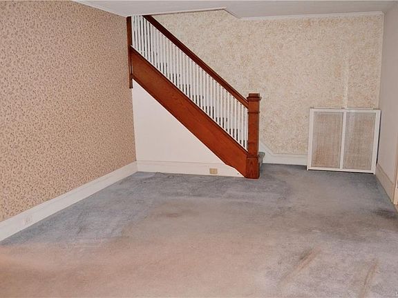 4th image of 44 Longs Ave
