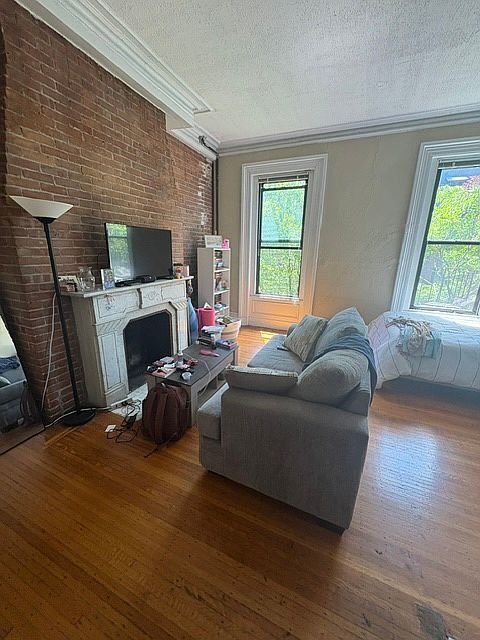 1st image of 114 Marlborough St APT 3R