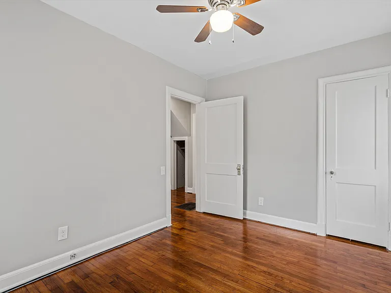 711 Goodman St — Photo 18