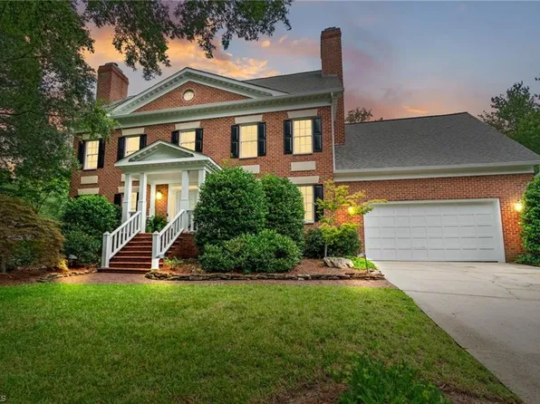 1706 Heathcliff Rd, High Point, NC 27262