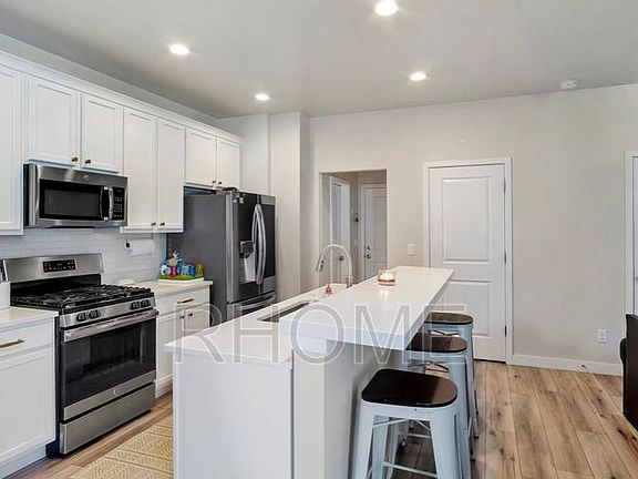 5th image of 5148 W Laureston Way
