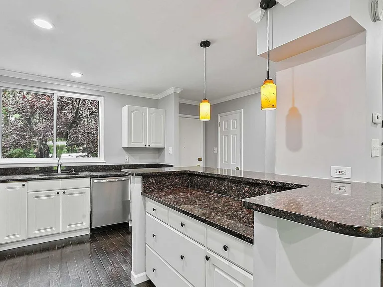 7008 Sherwood Rd #36 — Photo 8