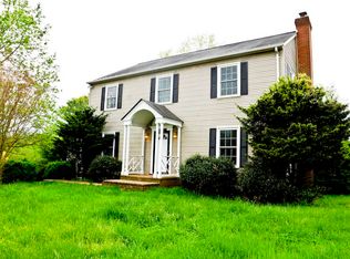 7075 Honeysuckle Ct, Warrenton, VA 20187