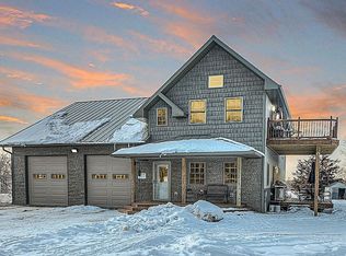 840 McCutcheon Rd, Hudson, WI 54016