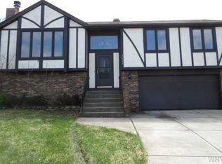 3629 Cumberland Ln, Hamburg, NY 14075