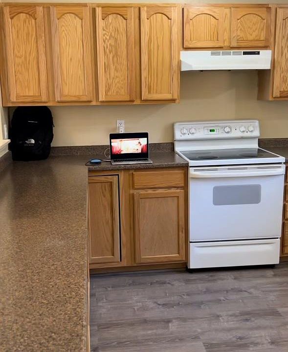Tons of counterspace and cabinets.

Great layout.