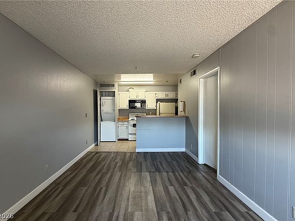 2nd image of 1381 E University Ave APT 106