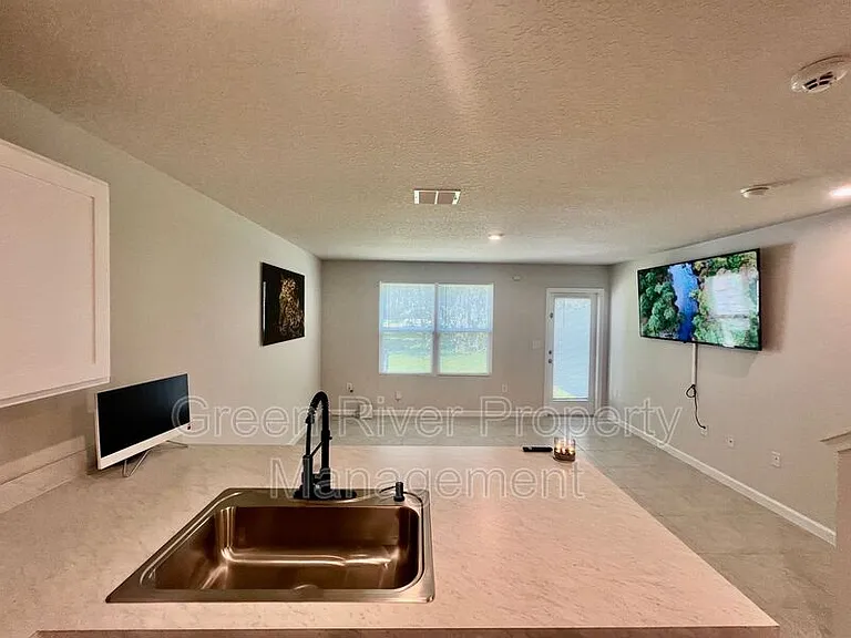 5953 Creekside Crossing Dr — Photo 7