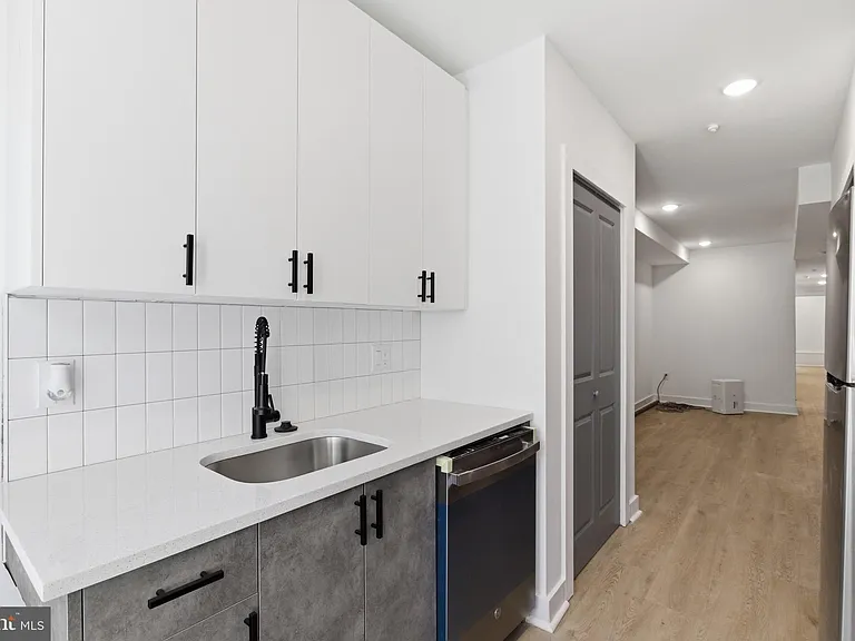 630 W Cumberland St #1 — Photo 4