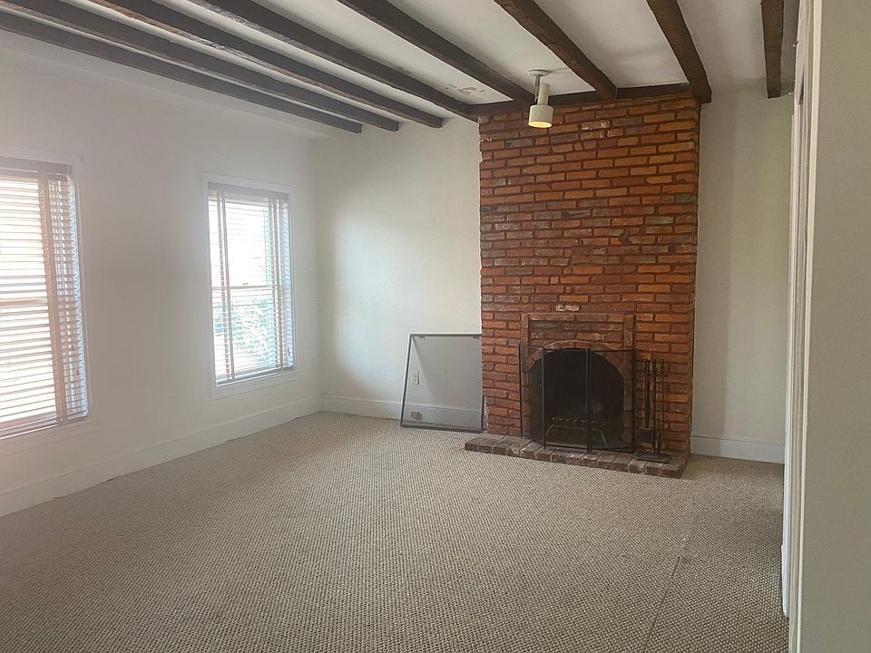 2nd image of 1832 Pine St #3/4