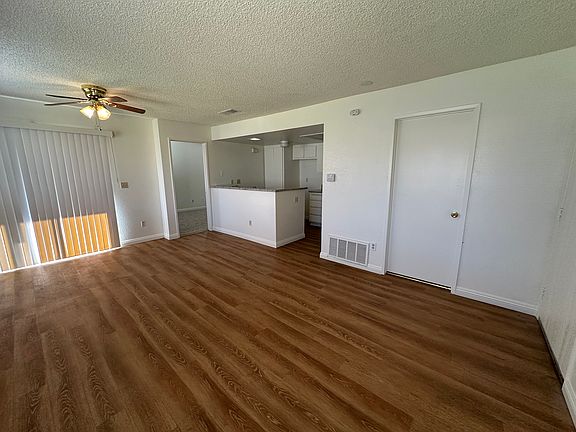 4th image of 3701 Oak Creek Dr APT A