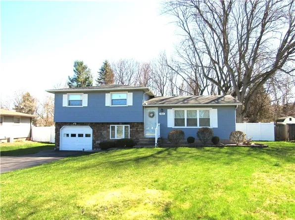 934 N Greece Rd, Rochester, NY 14626