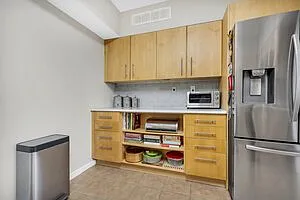 900 S Hanley Rd #12E — Photo 10