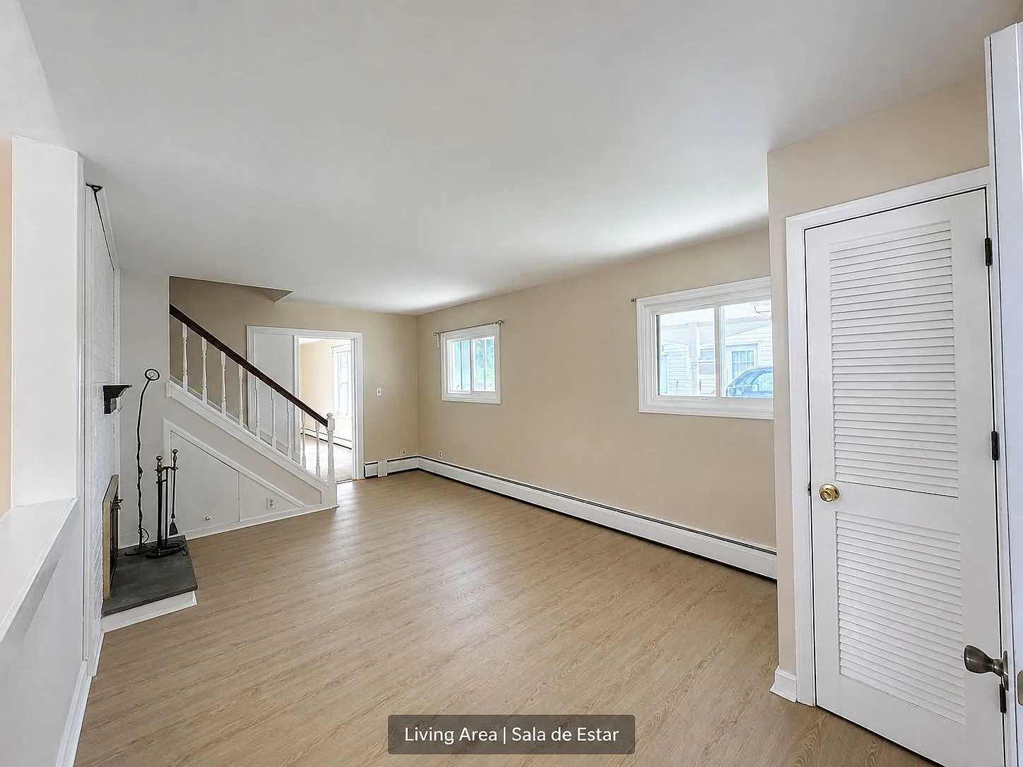 5 bed, 1760 sqft, $2,990 — Photo 2