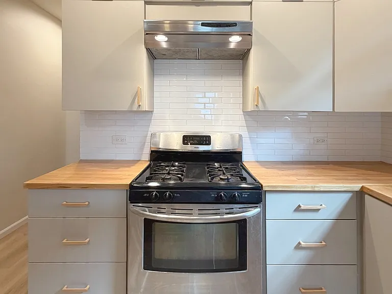 2036 N Sawyer Ave #2 — Photo 7