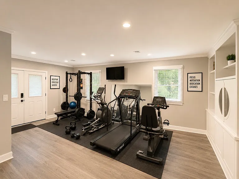 1360 Sycamore Rd — Photo 36