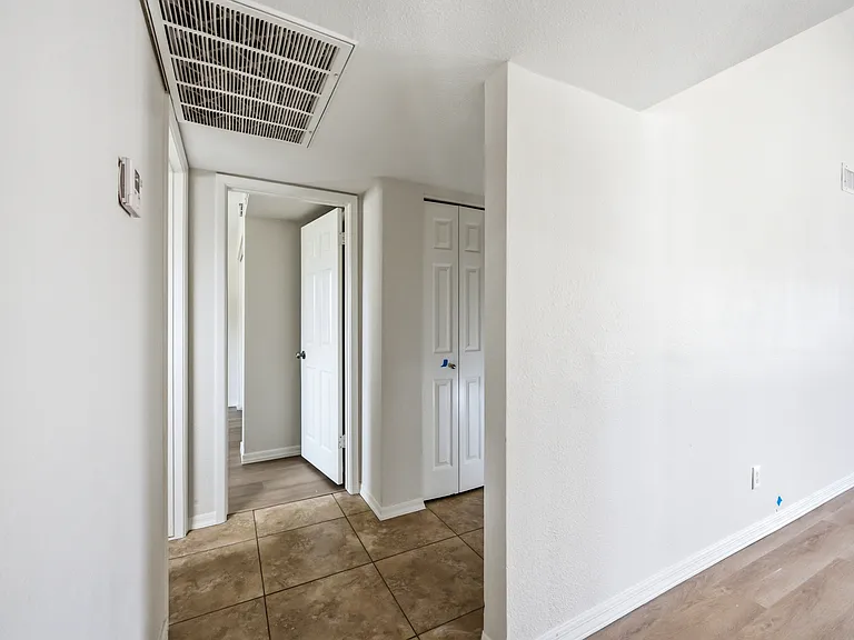 6232 W Sierra St — Photo 24