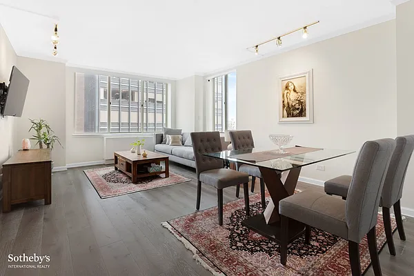 Rented by Sotheby's International Realty | media 11