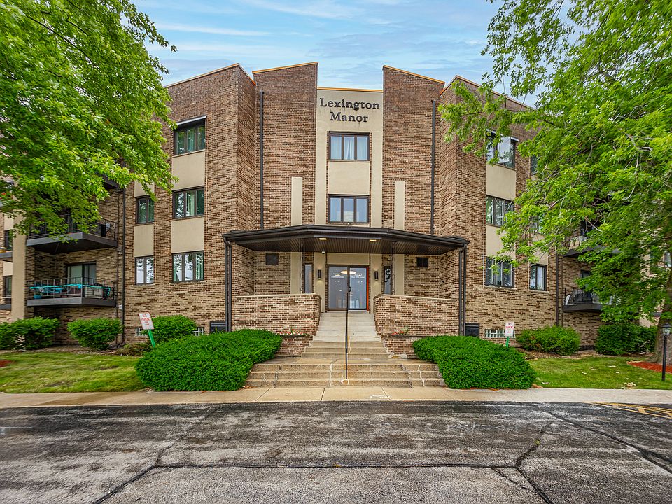 1st image of 7100 W 95th St APT 302