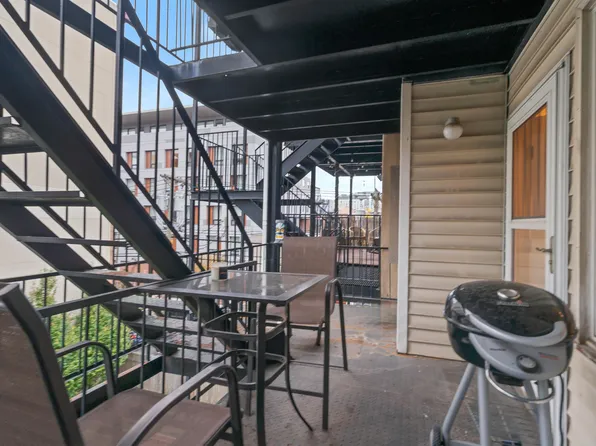 330 Monroe Street image 12 of 18