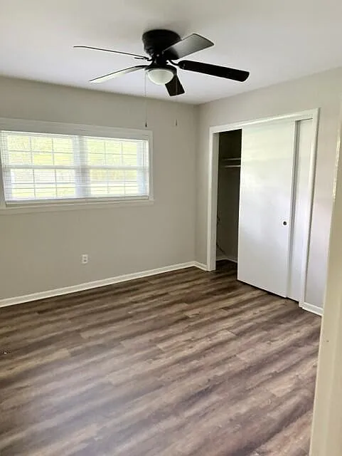 4 bed, 3.0 bath, 3621 sqft, $1,600 — Photo 3