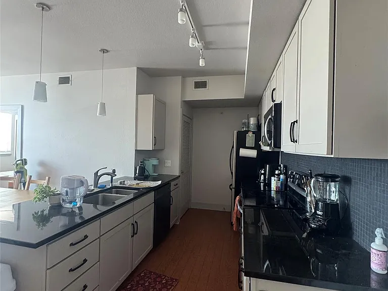3016 Guadalupe St #302 — Photo 3
