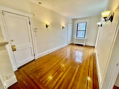 1st image of 13 Richmond St #2