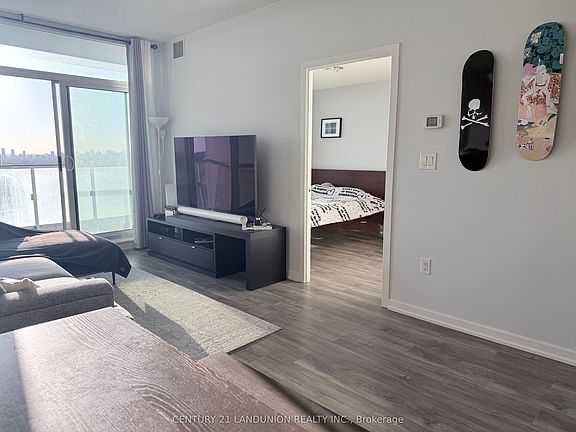 5th image of 70 Forest Manor Rd #2707