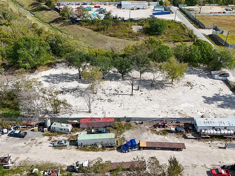5033 S Acres Dr — Photo 5