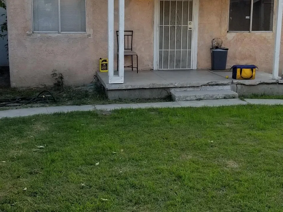 939 W Rialto Ave