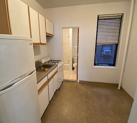 4th image of 3078 45th St #1F