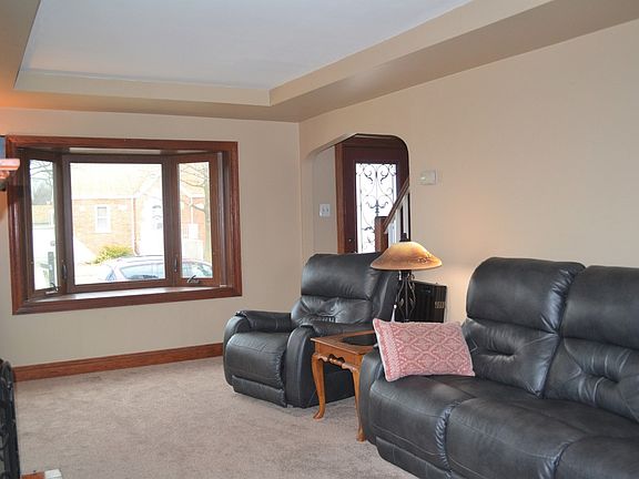 5th image of 9516 Major Ave