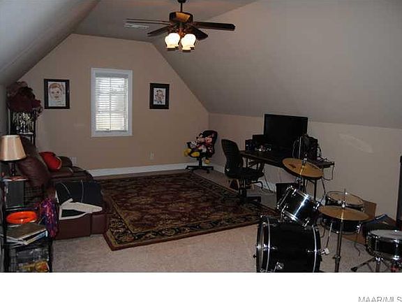 4th image of 620 Flagstaff Dr