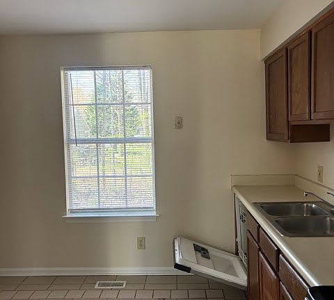 5th image of 10712 Chesterwood Dr