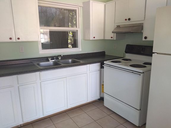 2nd image of 30 W Herrick Dr