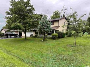 1087 Spring Valley Dr, Pinckneyville, IL 62274