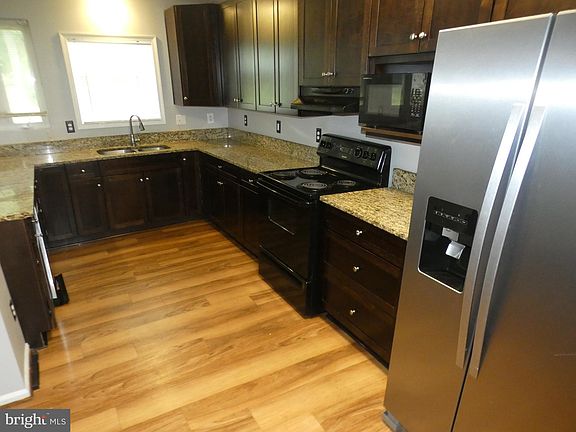 5th image of 205 Burlington Dr