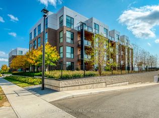 210 Sabina Dr #304, Oakville, ON L6H 0W6